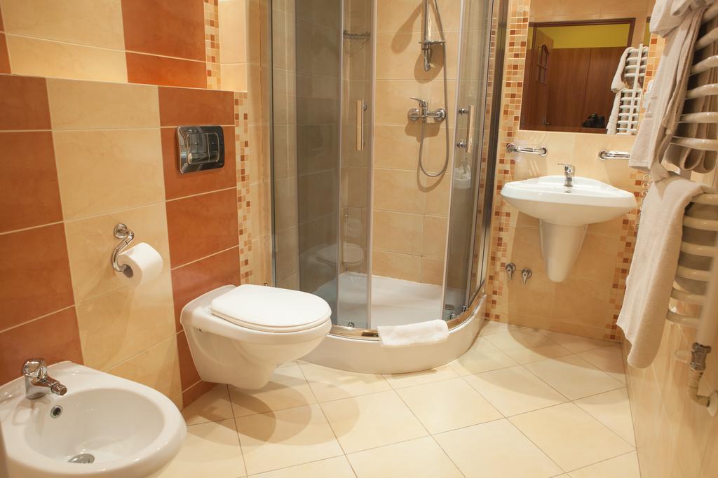 Hotel Przedwiosnie Маслов Екстериор снимка