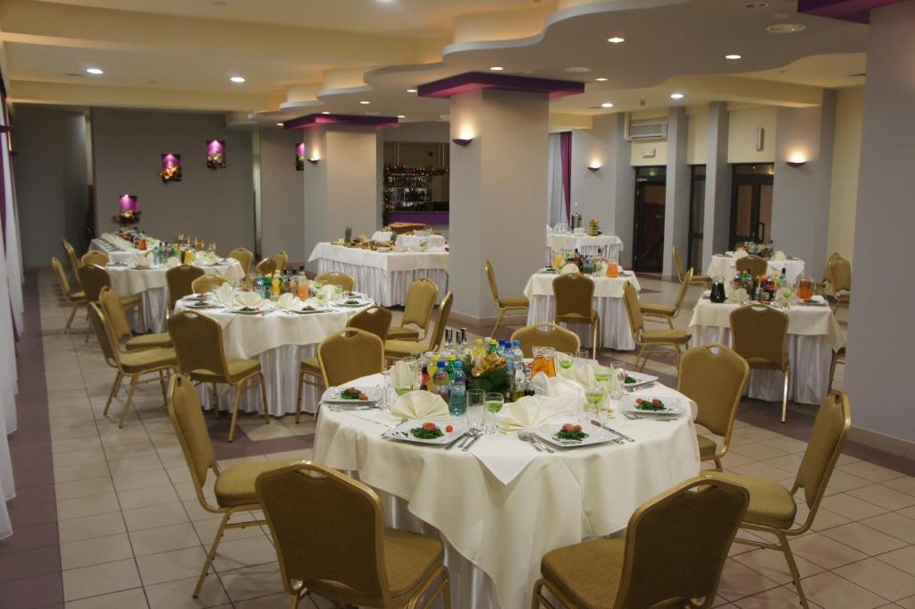 Hotel Przedwiosnie Маслов Екстериор снимка