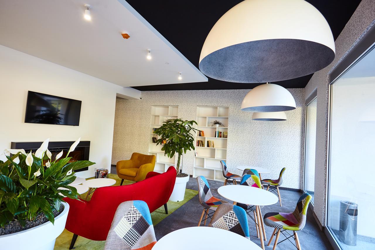Hotel Przedwiosnie Маслов Екстериор снимка