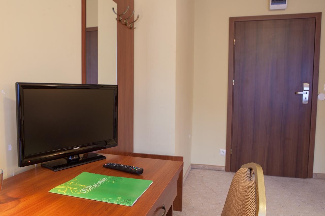 Hotel Przedwiosnie Маслов Екстериор снимка